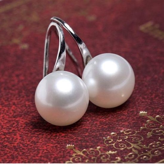 Zilverkleurige elegante oorbellen voor vrouwen met parel