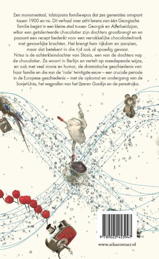 Boekomslag: Collage van een camera, twee vogels, een beer en rode bessen op een achtergrond met letters.