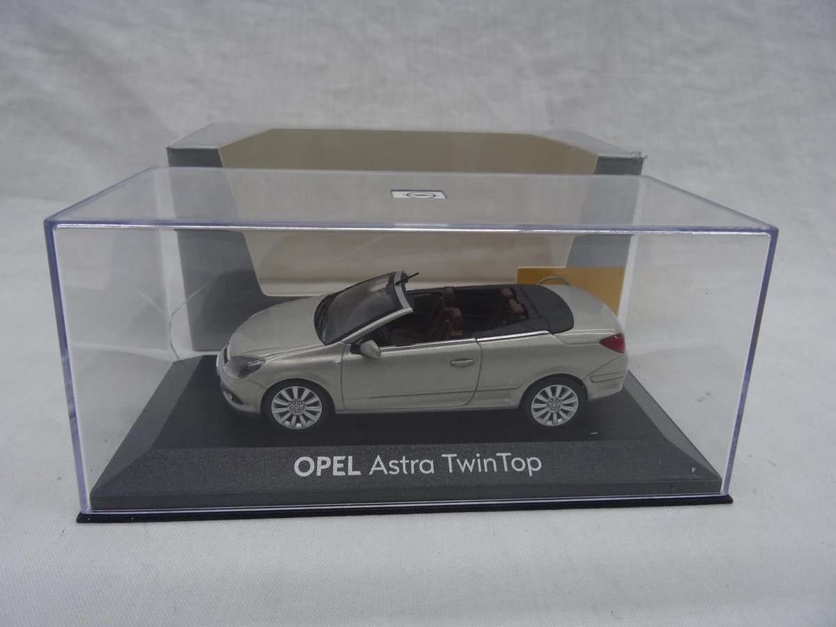 Opel Astra Twin Top Zilver 1:43 Minichamps | bol