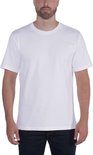 Man draagt een witte T-shirt met korte mouwen en ronde hals.