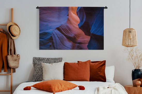 Tapisserie Antelope Canyon - Les couleurs bleu foncé brillent à travers les fentes de l'Antelope Canyon Tapisserie en coton 120x80 cm - Tapisserie avec photo