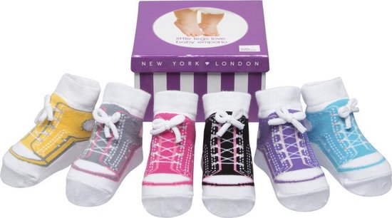 Girl Sneakers: doosje met 6 paar baby sokjes die op sneakers lijken-voor baby meisje 0-12 maanden-Witte vetertjes-Anti slip zooltjes-Kraamcadeau-Baby shower