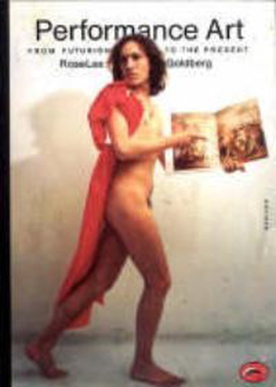 Performance Art. Vrouw in rode doek met boek.