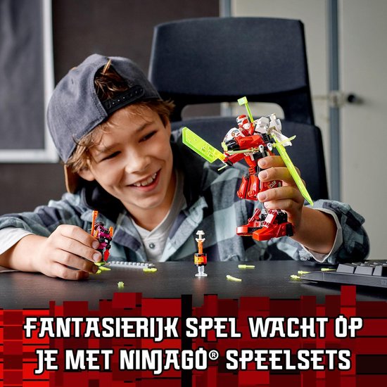 Jongen speelt met Kai's Mech Jet, tekst 'Fantasierijk spel wacht op je met NINJAGO speelsets'.
