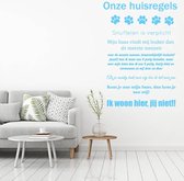 Muursticker Onze Huisregels (hond) - Lichtblauw - 60 x 73 cm - nederlandse teksten woonkamer raam en deur stickers - honden