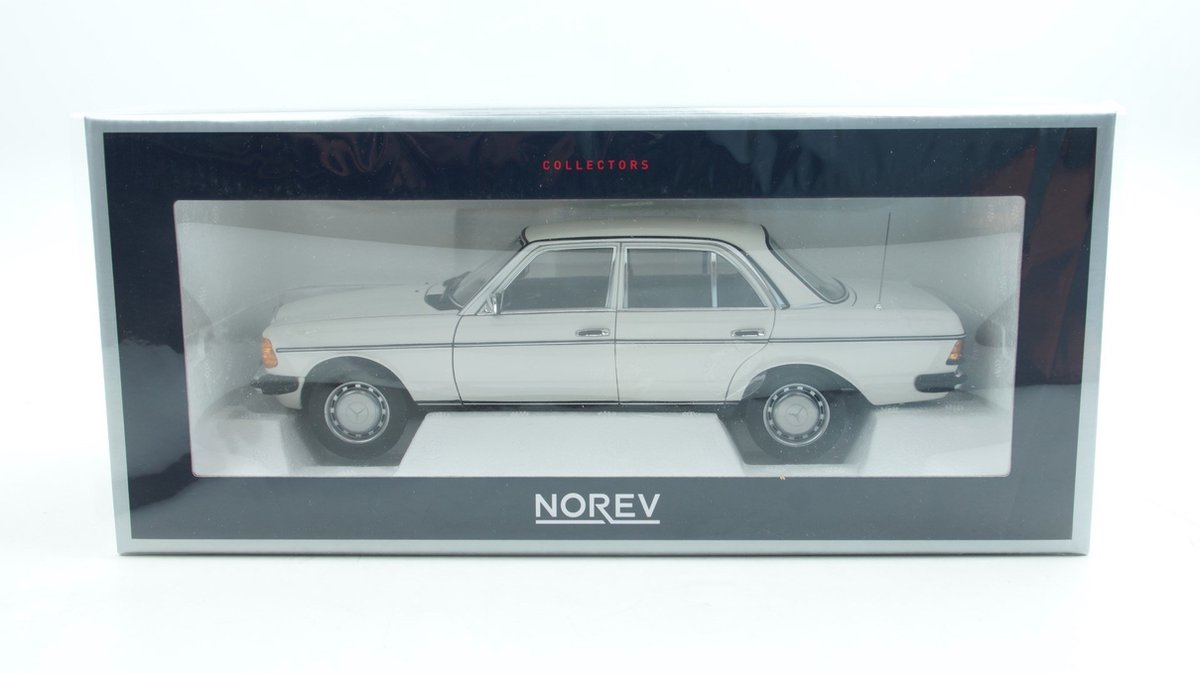 Mercedes Benz 200 W123 Limousine 1982 Light Grün NOREV 183796 1/18 Metall 1 18 o