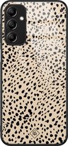Casimoda® hoesje - Geschikt voor Samsung Galaxy A14 5G - Stippen bruin abstract - Luxe Hard Case Zwart - Backcover telefoonhoesje - Bruin/beige