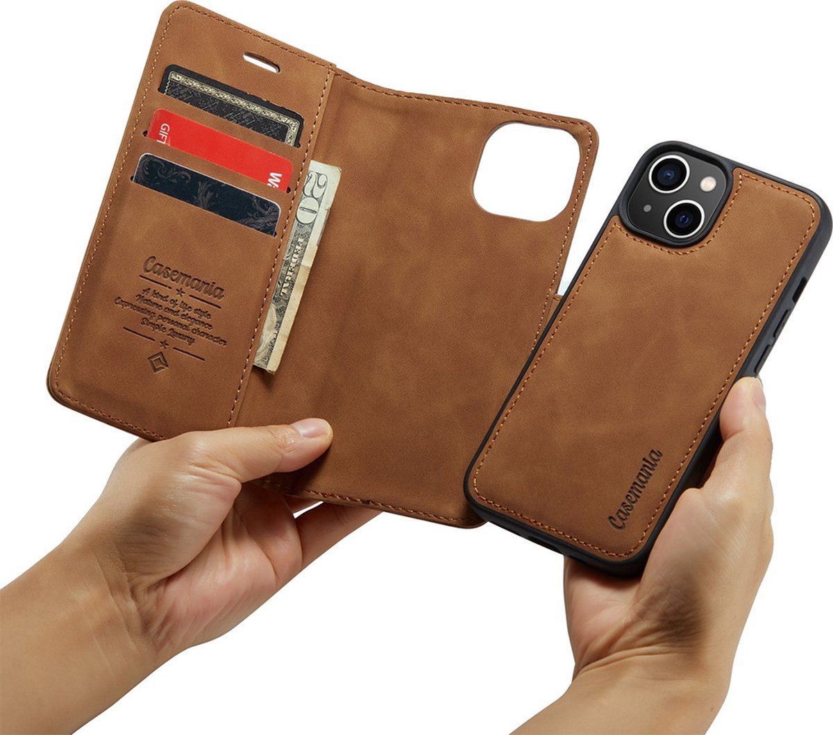 iPhone 15 Plus Bookcase hoesje - CaseMe - Effen Cognac - Kunstleer