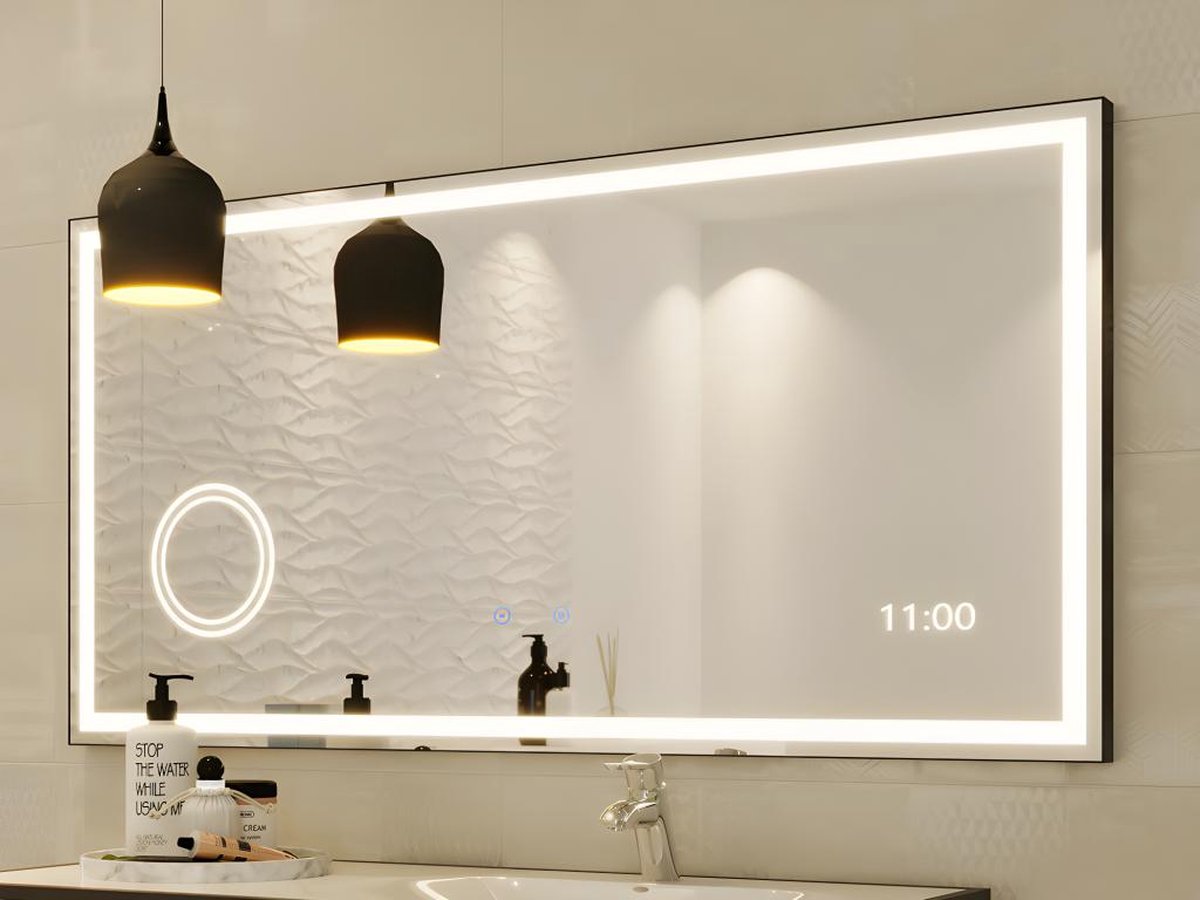 Vente-unique Rechthoekige badkamerspiegel met licht en digitale klok - Zwart - 120 x 60 cm AITANA