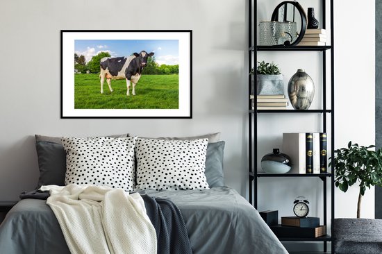 Vache Zwart et blanche au pâturage 90x60 cm