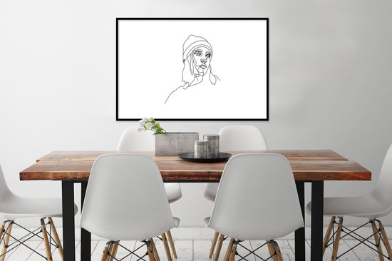 Photo en cadre - Line femme avec chapeau sur fond blanc Cadre photo noir sans passe-partout 120x80 cm - Affiche sous cadre (Décoration murale salon / chambre)