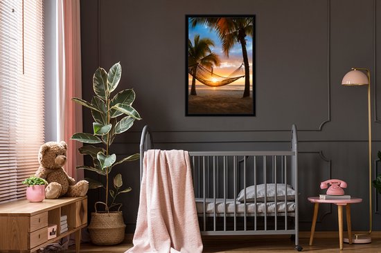 Photo encadrée - Iles des Caraïbes avec une plage et un hamac cadre photo noir 60x90 cm - Affiche encadrée (Décoration murale salon / chambre) / Mer et plage