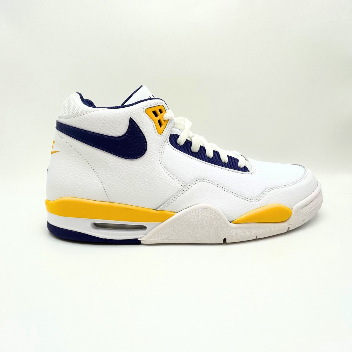 Sneakers Nike Flight Legacy “”L.A Lakers Wit