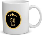 Akyol - 50 jaar Mok met opdruk - hoera 50 jaar - iemand die 50 jaar is geworden of 50 jaar lang een relatie hebben of getrouwd zijn - verjaardagscadeau - verjaardag - cadeau - kado - geschenk - gift - relatie - trouwdag - jubileum - 350 ML inhoud