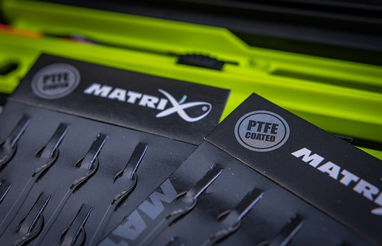 Matrix Onderlijn MXC-2 X-Strong Pole Rigs 10cm Spade End-Barbless (8 pcs) - Maat : Haak 16 - 0.165mm van Matrix — afbeelding 3