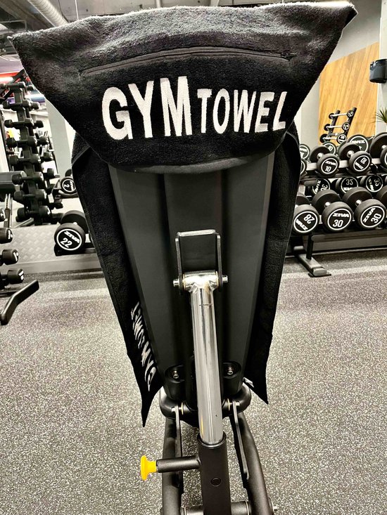 STRYVE | Towell V2 | Sporthandtuch mit Tasche & Magnetclip | in 7 Farben | ideal für Fitnessstudio & Outdoor | Die Höhle der Löwen | Bright White