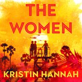 Boekomslag van 'The Women' door Kristin Hannah. Zonsondergang met silhouetten van vrouwen en helikopters.