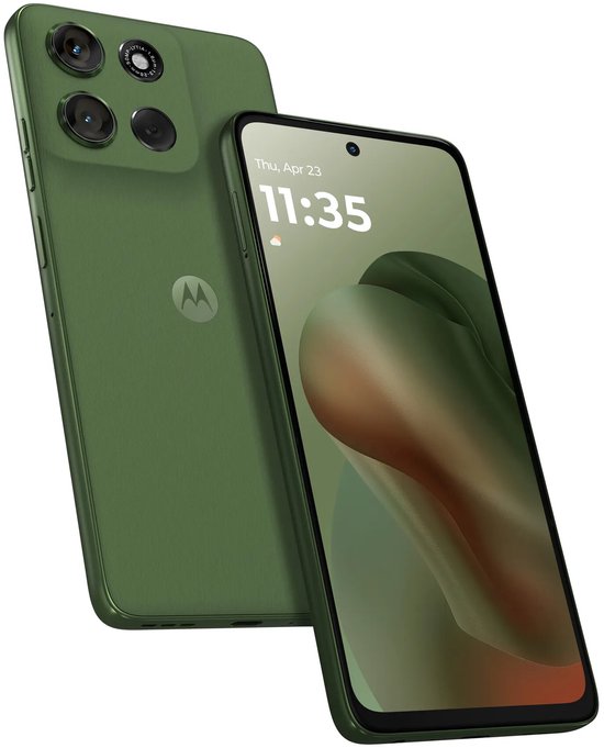 Twee Motorola smartphones in Pantone Dill groen, één met het scherm zichtbaar en één met de achterkant.