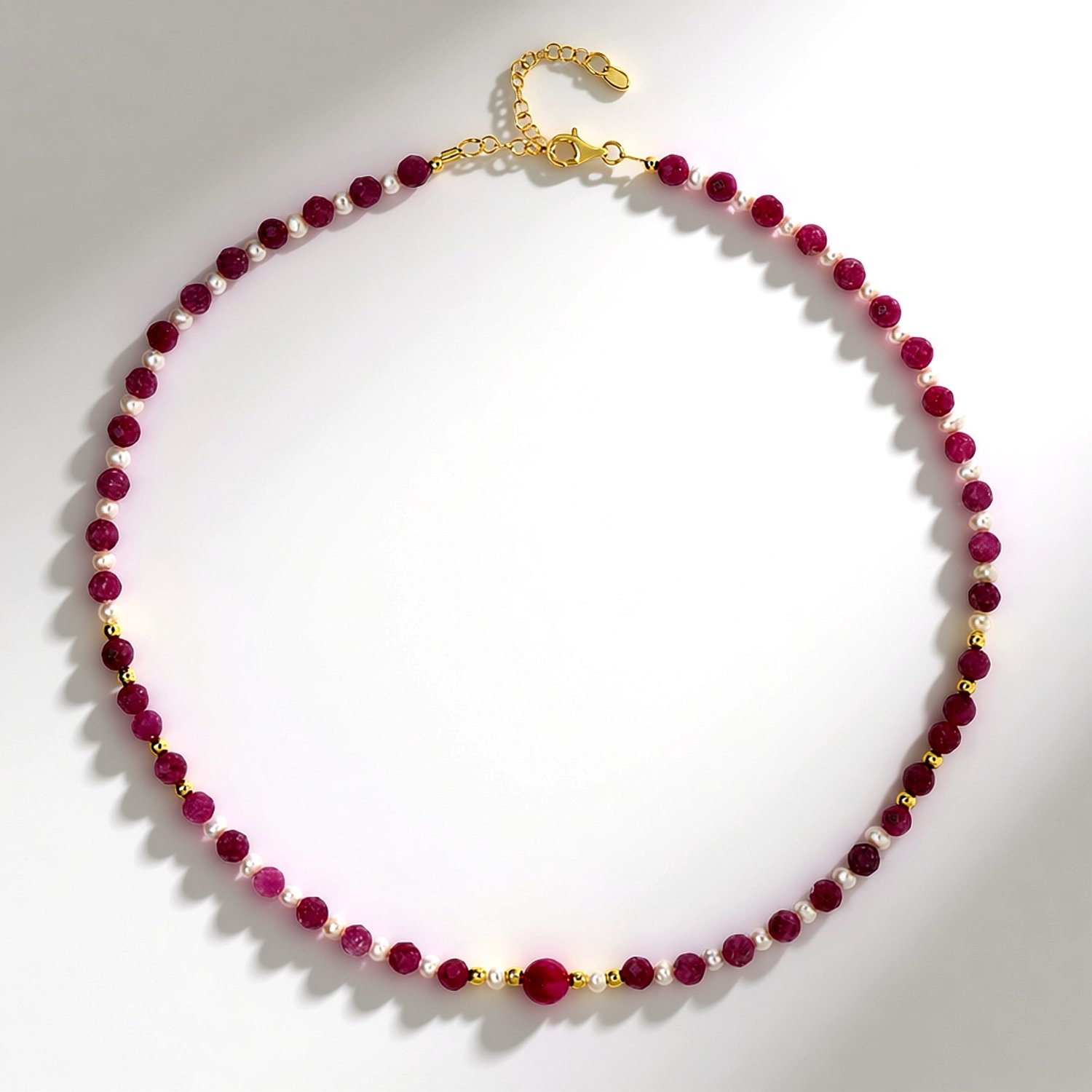 Cavill - Zilveren Halsketting met Roze Agaat 8mm - 925 Sterling Zilver Verguld - Verstelbare Ketting 45-50cm - Mozambikaanse Robijn & Gouden Hematiet
