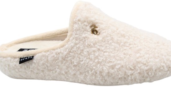 Crèmekleurige pantoffel met krullende teddytextuur, goudkleurig 'S'-embleem en klein 'SCAPA' label aan de zijkant.