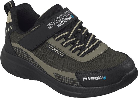 Zwarte en olijfgroene Skechers sneaker met klittenband, veters en 'WATERPROOF' tekst.