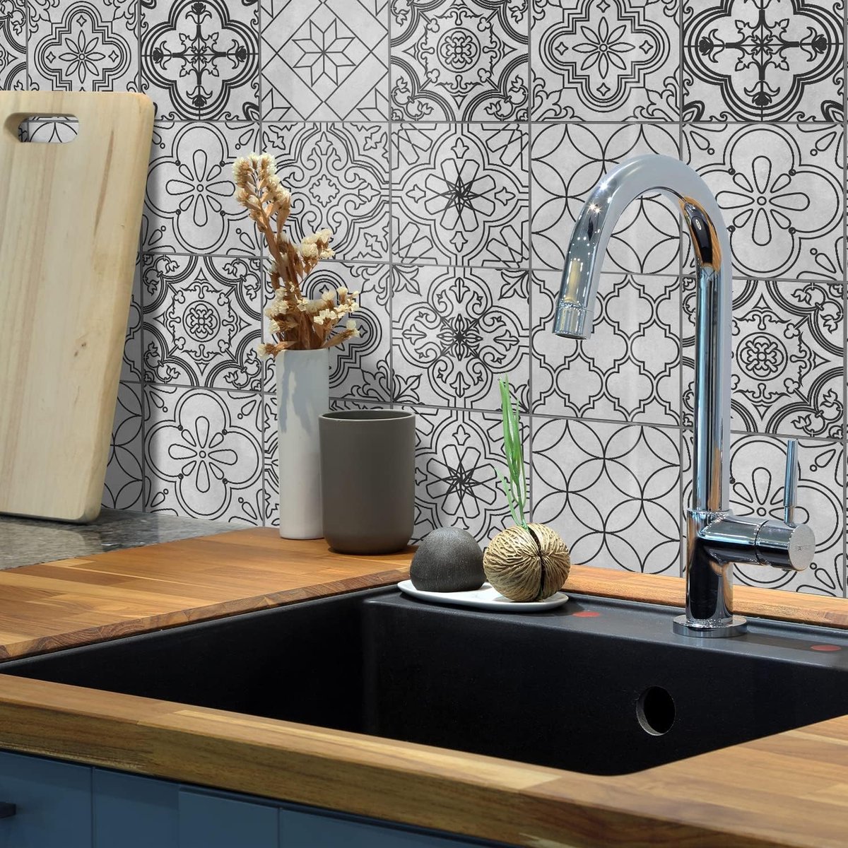 vinyl vloer of muur tegelsticker, antislip tegel stickers met plakkende achterkant voor keuken, badkamer. Zelfklevende pel-en-plak PVC vloer sticker doe-het-zelf, grijs, 30 x 15 cm x 24 stuks set