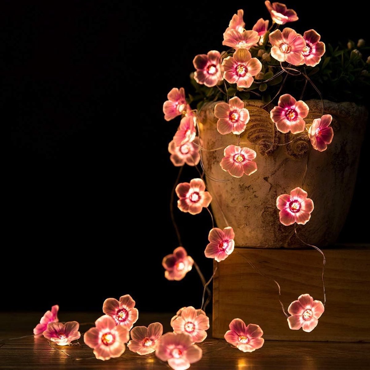 Lichtsnoer - Kersenbloesem Lichtsnoer - 2m - 20 LED's - Met Bloemen - Batterijgevoed - IP44 Waterdicht - Voor Binnen en Buiten - Voor Slaapkamer, Bruiloft, Feest, Halloween en Kerstmis - 1 stuk