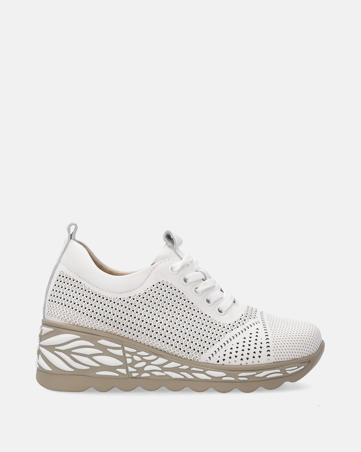 Witte damessneakers - Leren bovenwerk - Opengewerkt patroon - Maat 39