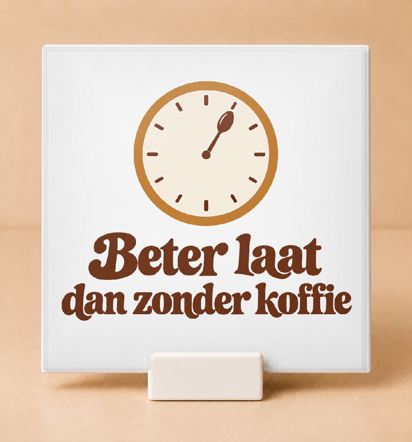 Bedruk King Retro jaren 70 tegel ‘Beter laat dan zonder koffie’ – nostalgische koffietegel voor liefhebbers van vintage quotes - 11 x 11 cm met houder Wit