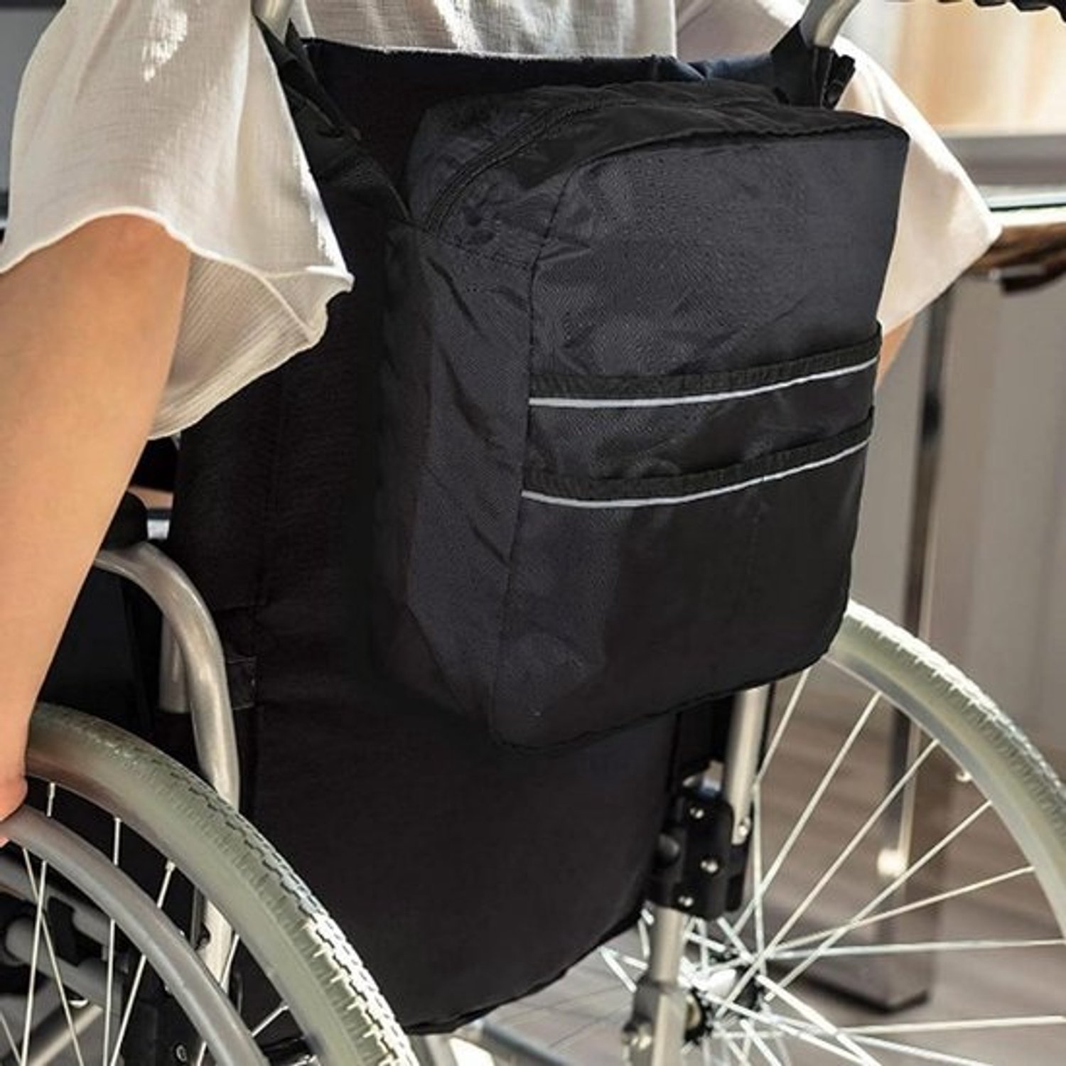Rolstoeltas Achterzak - Scootmobiel tas - Veilig Buitenshuis - Reflecterende Details - 30x11x30 cm - Zwart