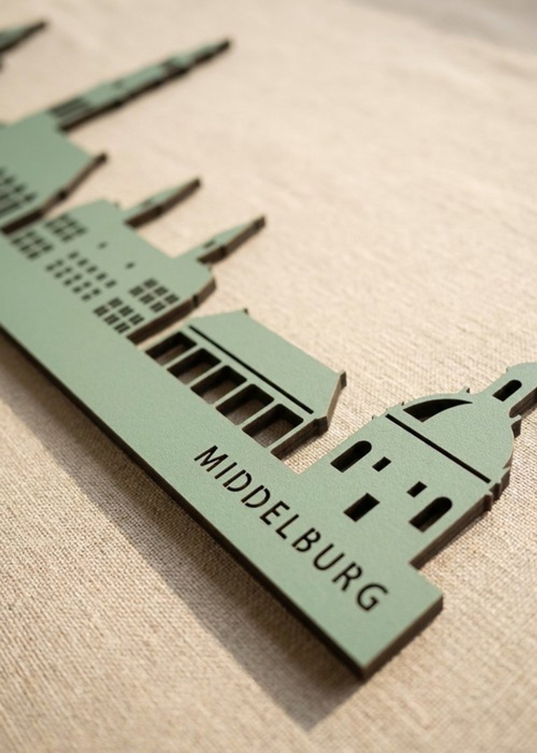 Houten Skyline Middelburg | Wanddecoratie voor aan de muur | Groen MDF | 100 x 19 cm
