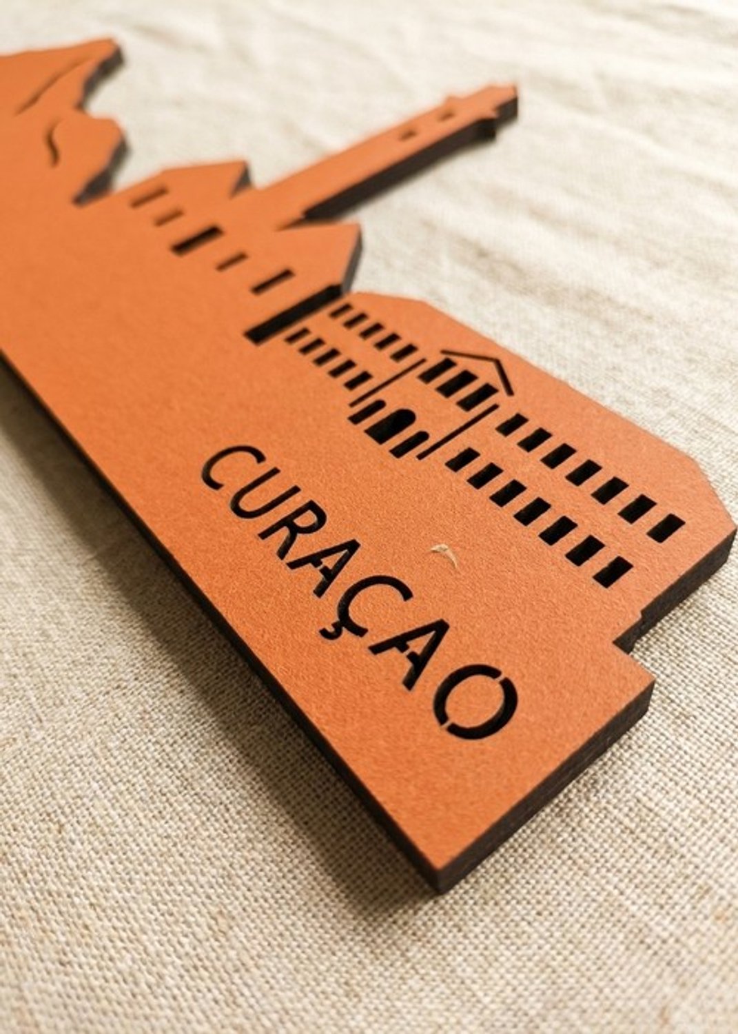 Houten Skyline Curaçao | Wanddecoratie voor aan de muur | Oranje MDF | 100 x 18 cm