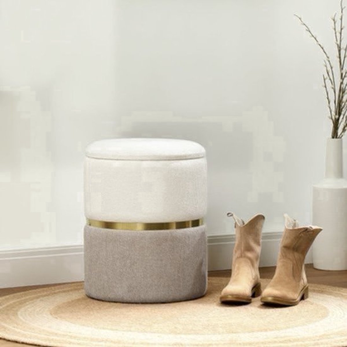 Poef – Opbergpoef – Zitzak – Voetenbankje – Hocker – Ronde Opbergpouf – Crème Wit Met Gouden Accenten – Zachte Chenille Zitting Met 30L Opbergruimte – Stevige MDF Constructie Met Metaalring 36x36x44 cm