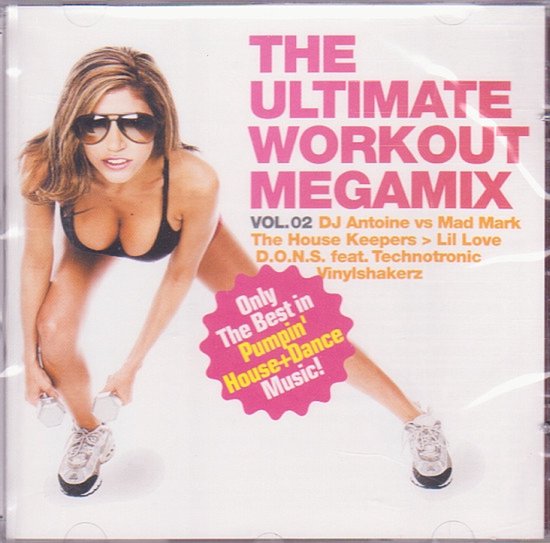 Vrouw met zonnebril en halters op de cover van The Ultimate Workout Megamix cd met roze tekst.