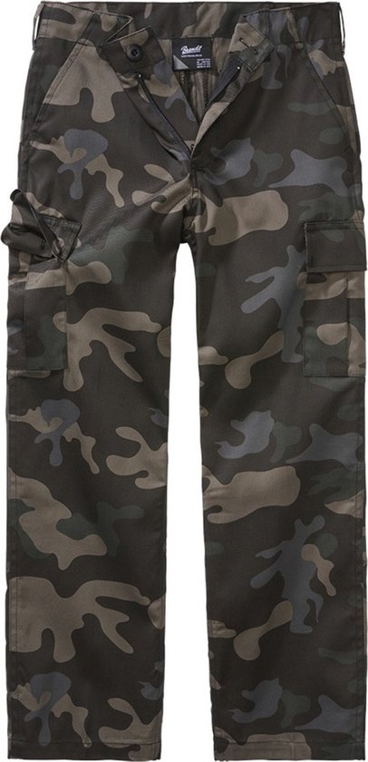 Kinder cargobroek met camouflageprint in donkergroen, bruin en grijs. Met rits- en knoopsluiting en meerdere zakken.
