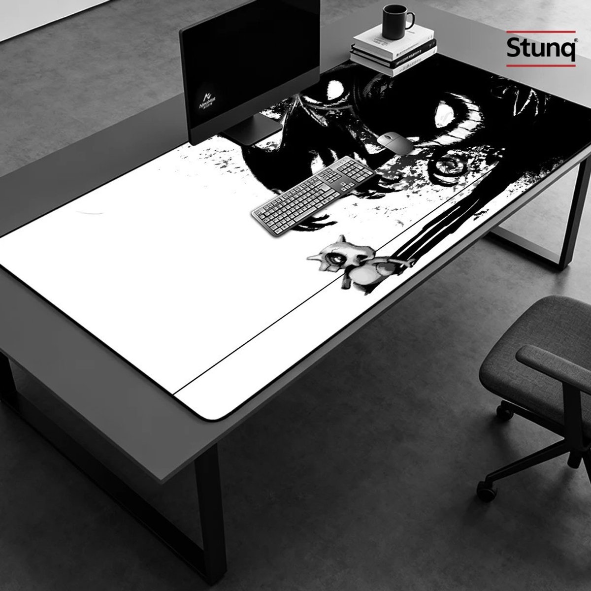 Stunq® Gotische Muismat 120x60cm - Extra Grote Antislip Bureau-onderlegger met Schedelprint