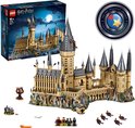 Lego Harry Potter 71043 Zweinstein Kasteel, compleet met mini-figuren, boten, Deense boom en een prijswinnend embleem.