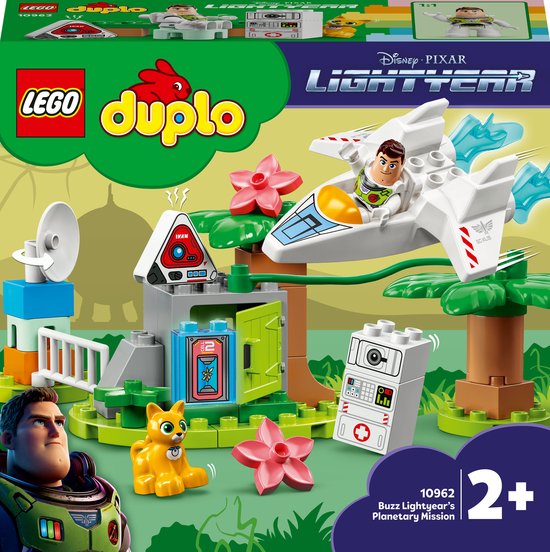 Doos met LEGO DUPLO Buzz Lightyear Planeetmissie. Buzz Lightyear zit in een wit vliegtuig, met een kat, controlepost en tropische plant.