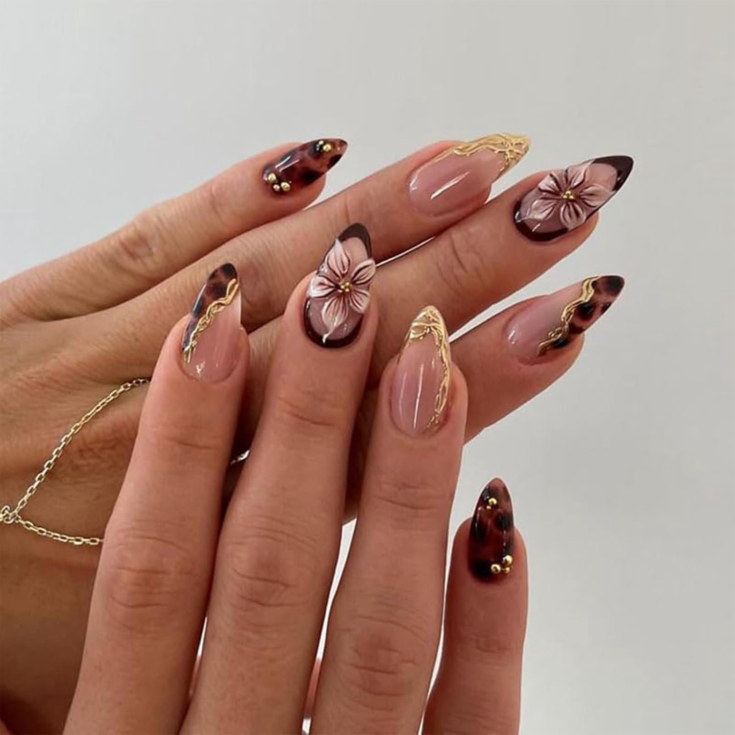 30 stuks Press-On Nagels Goud, Bloemendesign, Korte Nagels
