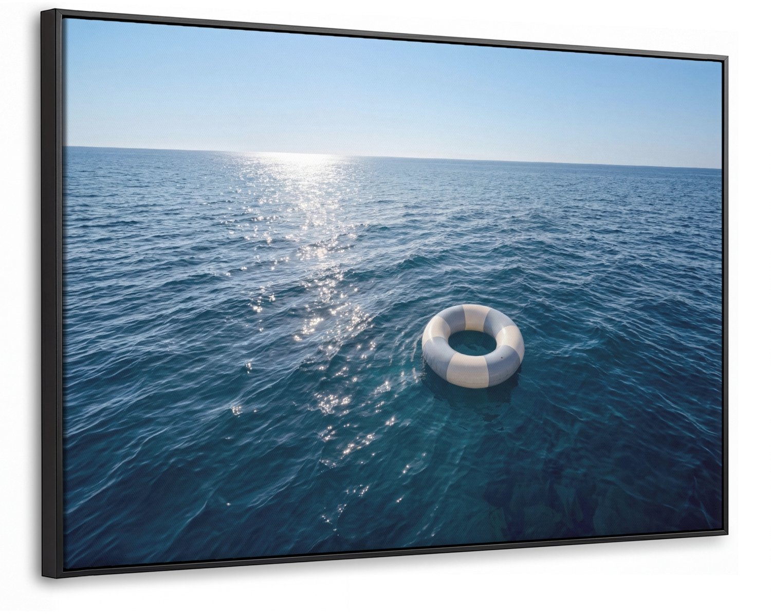 Canvas Schilderij met Baklijst XXL Canvas Schilderij met Baklijst 150x100cm - Oceaan - Zwemband - Horizon - Muurdecoratie woonkamer - Slaapkamer decoratie - Kamer accessoires - Schilderijen op canvas met lijst groot