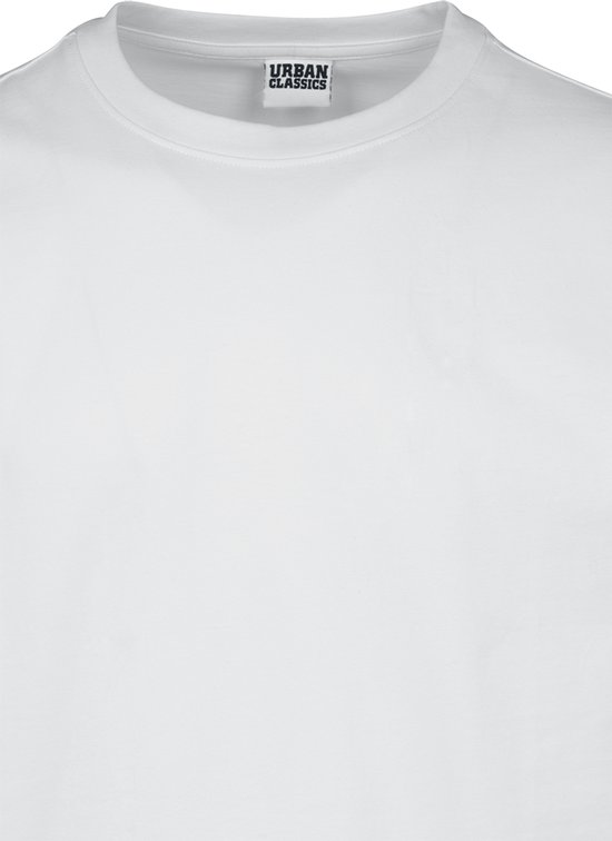 Wit katoenen oversized T-shirt met ronde hals en Urban Classics merklabel in de nek.