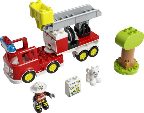 Duplo brandweerauto set met rode truck, beweegbare ladder, boom, katje, brandweerman en een blok met kattenafbeelding.