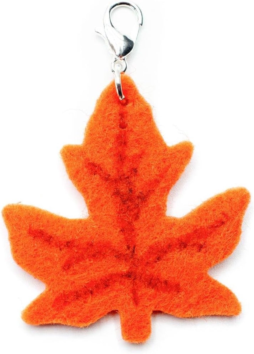 Esdoornblad charm herfstblad vilt oranje - handgemaakte modesieraden I kettinghanger verzilverd - bedelhanger bedelarmband - hanger voor armband, 32mm, Katoen