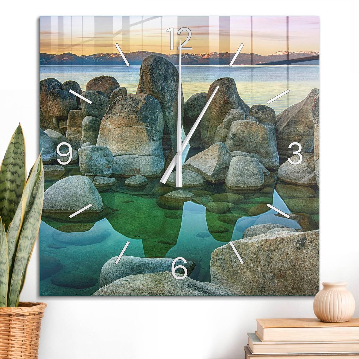 ArtPrintCave Groene Glazen Klok - 60x60 cm - Wandklok Vierkant - Vreedzaam Landschap Stille Wandklok - Natuur Wandklok Keuken - Witte Klokwijzers