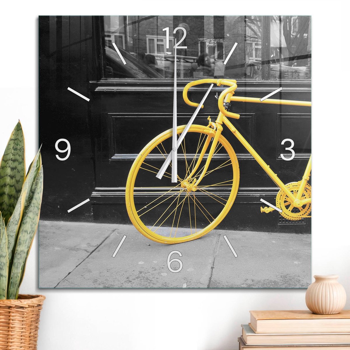 ArtPrintCave Geel Glazen Klok - 60x60 cm - Wandklok Vierkant - Stadsfiets Stille Wandklok - Andere Voertuigen Wandklok Keuken - Witte Klokwijzers