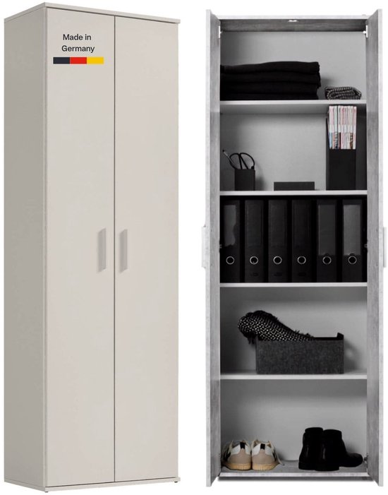Grijze beige opbergkast met twee deuren. De kast is open en toont schoenen, manden, mappen en kleding.