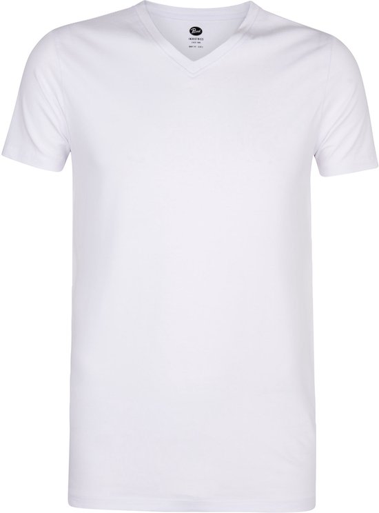 Een wit T-shirt met V-hals en korte mouwen van Petrol Industries.