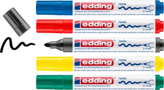 Vijf Edding textielstiften in blauw, rood, zwart, geel en groen met een ronde punt van 2-3 mm, wasbaar tot 60°C.
