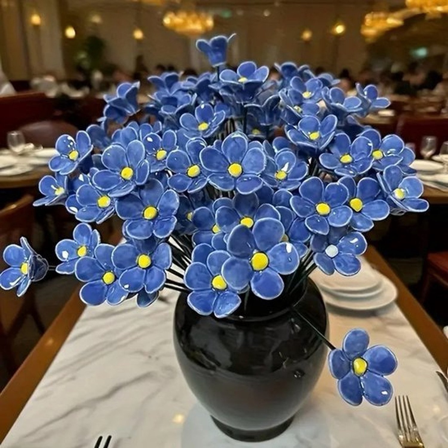 10 Stuks Handgemaakte Keramieken Bloemen - Blauwe Kleurechte Kunstbloemen op Steel (37 cm), voor Binnen en Buiten, Vaas en Tuin