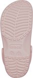 Onderkant van een roze Crocs klomp, maat W5/M7, met profiel.